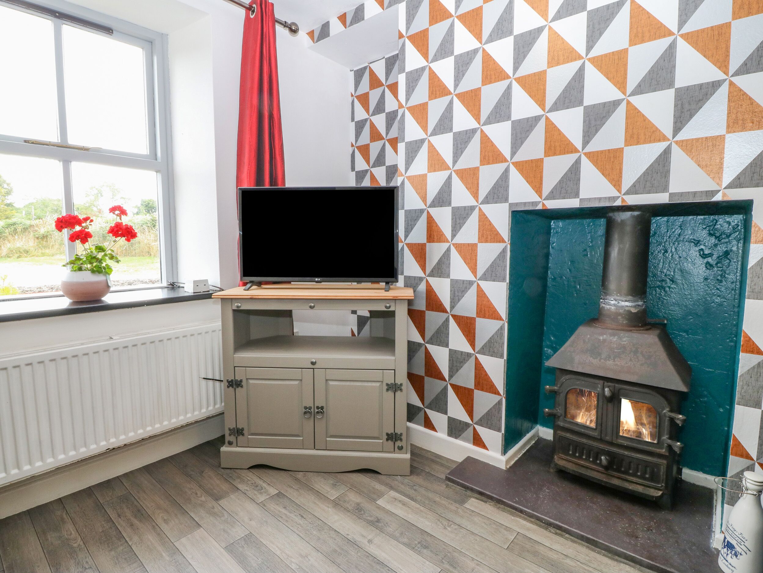 2 bedrooms, individually decorated, individually furnished, free WiFi