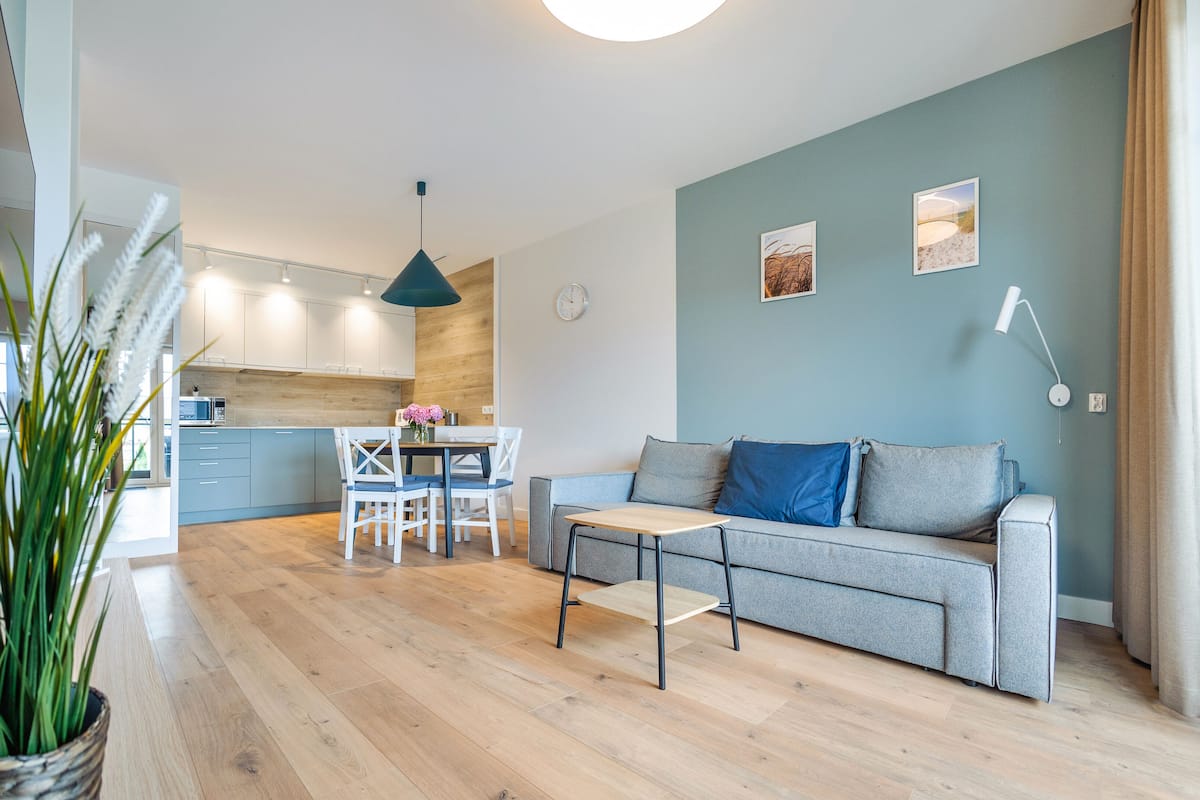 Appartement (9) | Woonruimte | Een plasmatelevisie