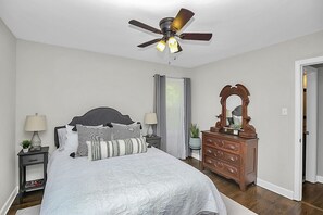 1 bedroom, iron/ironing board, free WiFi, bed sheets