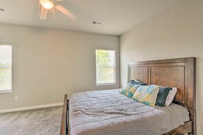 3 bedrooms, in-room safe, iron/ironing board, free WiFi