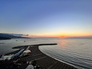 Beach - Sorrento Sunset Home (Meta)