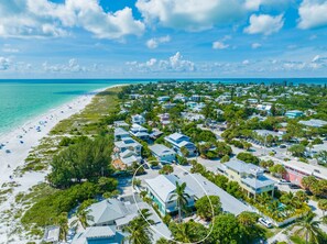 Beach nearby, sun loungers, beach towels