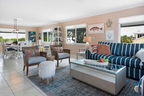 Smart TV, table tennis