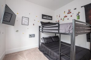 3 chambres, fer et planche à repasser, accès au Wi-Fi (inclus)