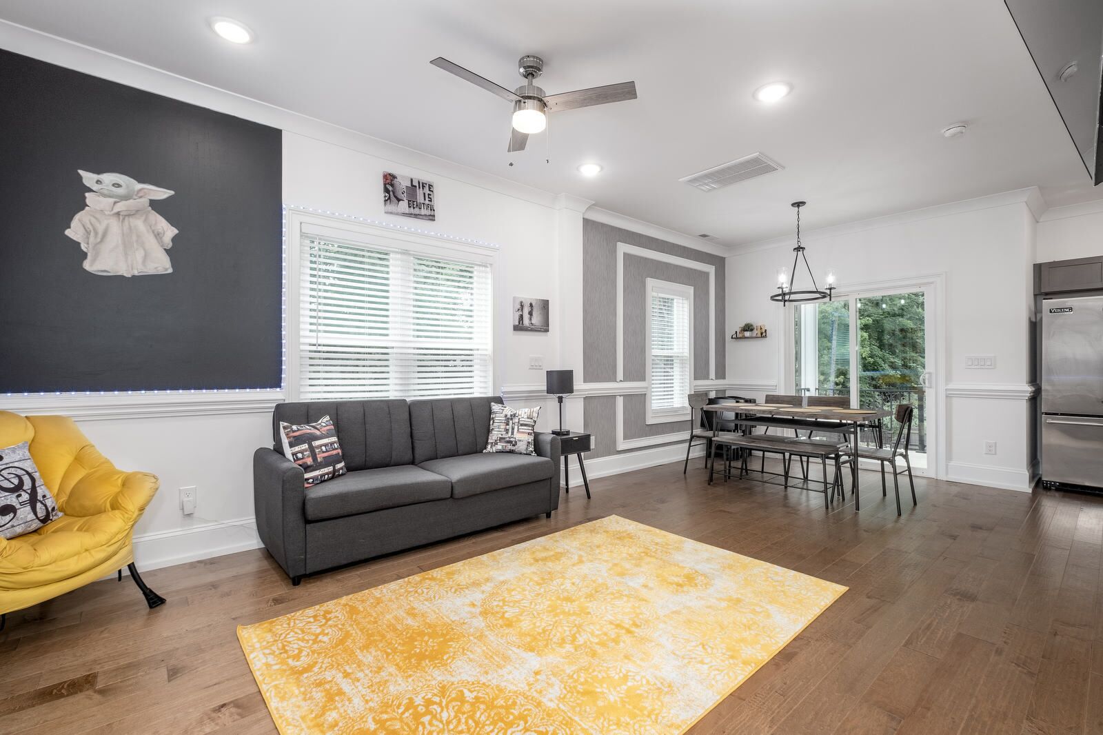 Smart TV, fireplace, video games