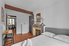 2 chambres, fer et planche à repasser, accès au Wi-Fi (inclus)