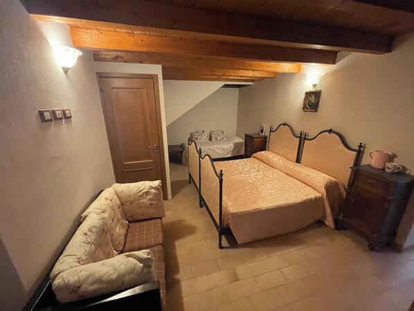 Room - House in the woods 15 km from the 5 Terre (Rio di sesta godano)