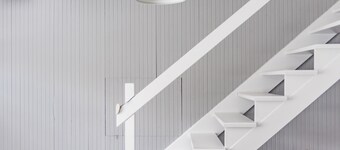 Pet friendly cottage, a stone's throw away from the beach.