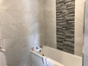 Apartment, 2 Queen Beds | Bathroom - Impeccable two Bedroom Apartment in South Belfast (Belfast)