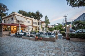 Exterior - Vasilios Marinos Rooms (Corinth)