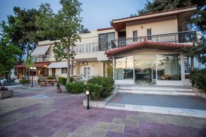 Exterior - Vasilios Marinos Rooms (Corinth)