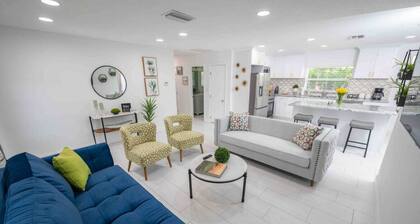 Beautiful House, Walking Distance to Stadium