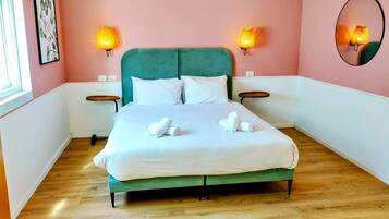 Classic Studio Suite | Hypo-allergenic bedding, desk, laptop workspace, soundproofing