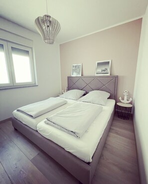 2 Schlafzimmer, Zimmersafe, Bügeleisen/Bügelbrett, Reisekinderbett