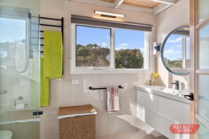 Bathtub