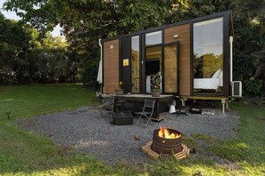 Terrace/patio - Hinterland Hideout by Tiny Away (Myocum)