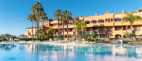 Indoor pool, outdoor pool