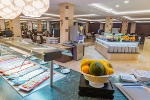 Buffet déjeuner gratuit tous les jours