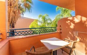 Premium bedding, down duvets, Select Comfort beds, in-room safe - Bakour Oh Nice Costa del Sol (Benahavis)