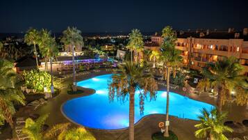 Indoor pool, outdoor pool