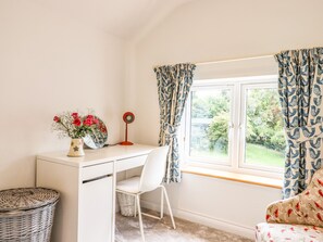 1 Schlafzimmer, individuell dekoriert, individuell eingerichtet