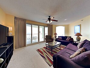 Condo (3 Bedrooms) | Property amenity