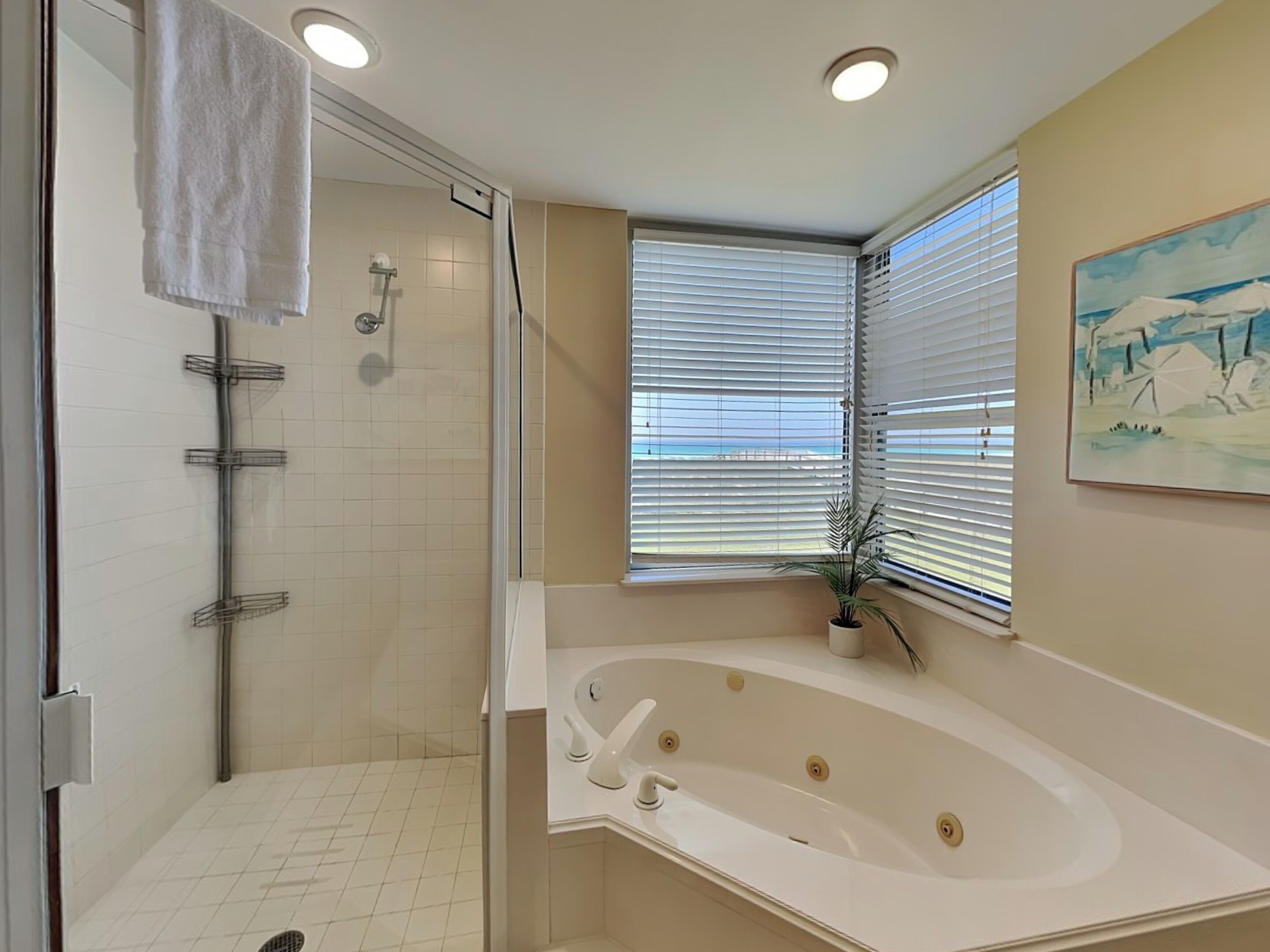 Condo (3 Bedrooms) | Property amenity