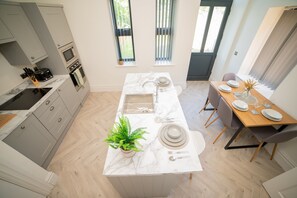 Maison, salle de bains privée, vue jardin (Leisure & Corporate) | Cuisine privée