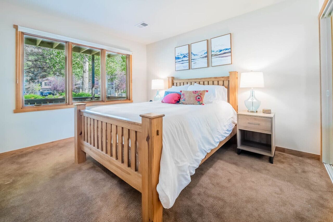 3 Schlafzimmer, Schreibtisch, Bügeleisen/Bügelbrett, Reisekinderbett