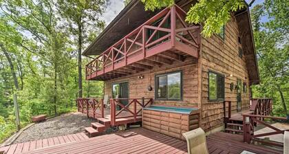 Waterfront Cabin on Long Lake w/ Dock & Kayaks!