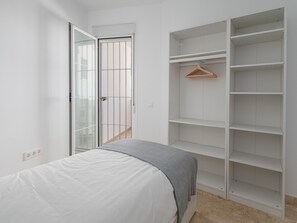 2 slaapkamers, een strijkplank/strijkijzer, gratis wifi