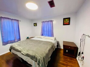 2 bedrooms, travel cot, WiFi