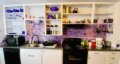 QUICK 1 mile to Ft Sill - clean, sleeps 5, washer/dryer, & PETS welcome!