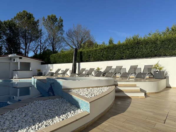 Piscine extérieure, piscine chauffée