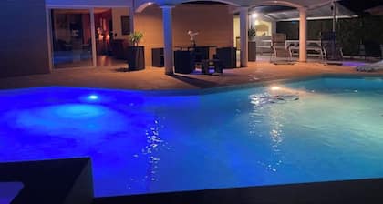 Villa Sany:magnificent 200m2 house with swimming pool