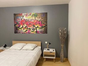 6 sovrum, skrivbord, strykjärn/strykbräda och gratis wi-fi