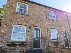 Exterior - Honeybee Cottage (Ripon)
