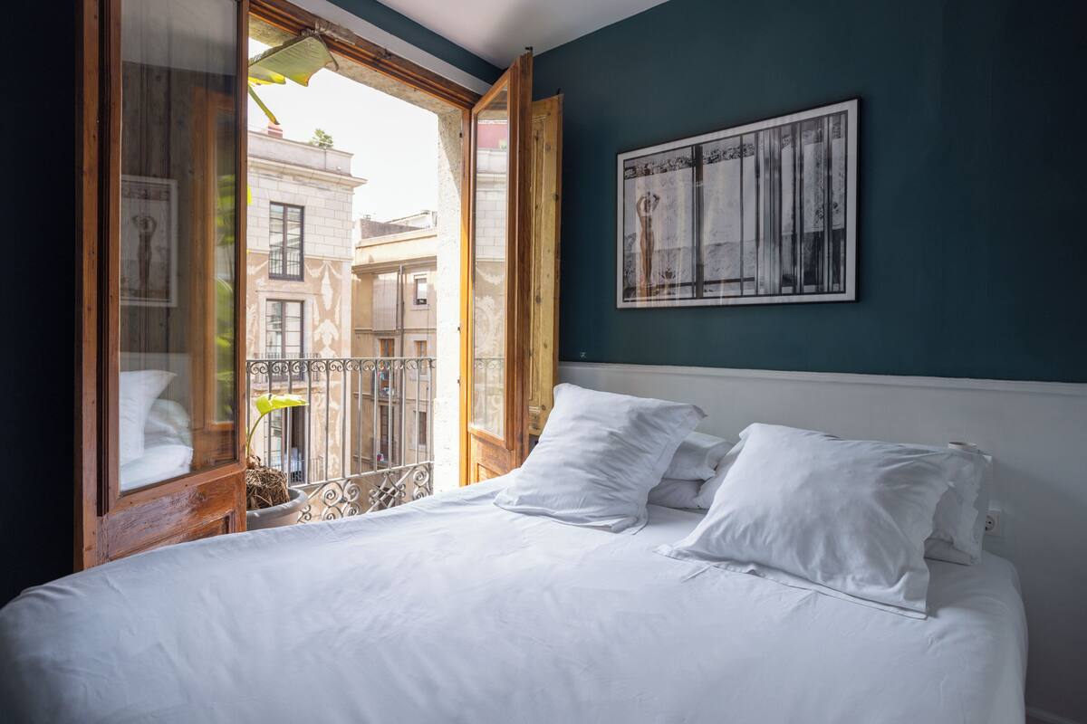 Economy Double Room | Egyptian cotton sheets, premium bedding, down comforters