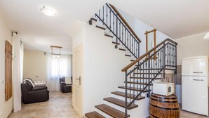 House - Attractive Holiday House Mare With Swimming Pool and Jacuzzi (Krk)
