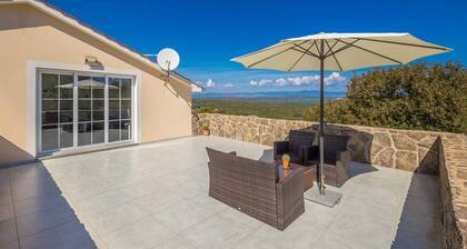 Holiday House IC in Vrh