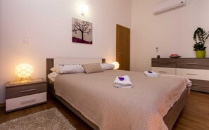 House | 2 bedrooms - Holiday House Cirik in Kras (Dobrinj)