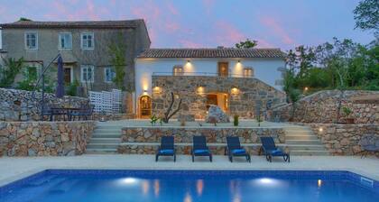 Beautiful Villa MAY With Swimming Pool