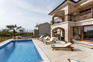 House | 3 bilik tidur 