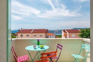 House | 4 bedrooms, WiFi - Holiday House Josephine (Krk)