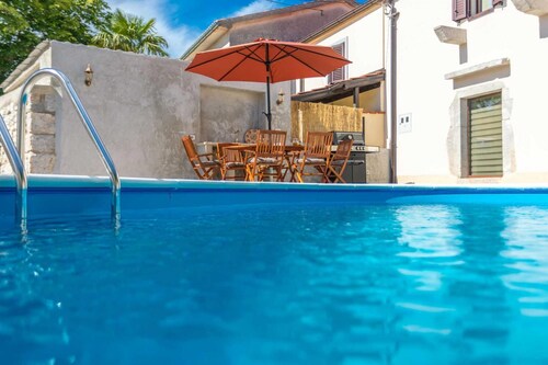 Holiday House Pavovci With Pool