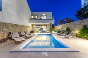 Villa | 3 bedrooms - Villa Maria With Heated Swimming Pool (Dobrinj)