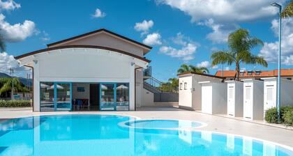 Charming apartment with swimming pool in residence, a stone's throw from the sea!