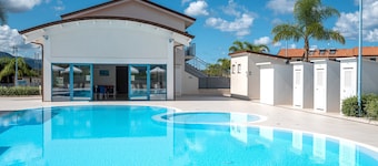 Incantevole appartamento con piscina in residence, a due passi dal mare!