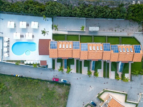 Icaro Apartments - Charming apartment with pool, just a stone's throw from the sea!