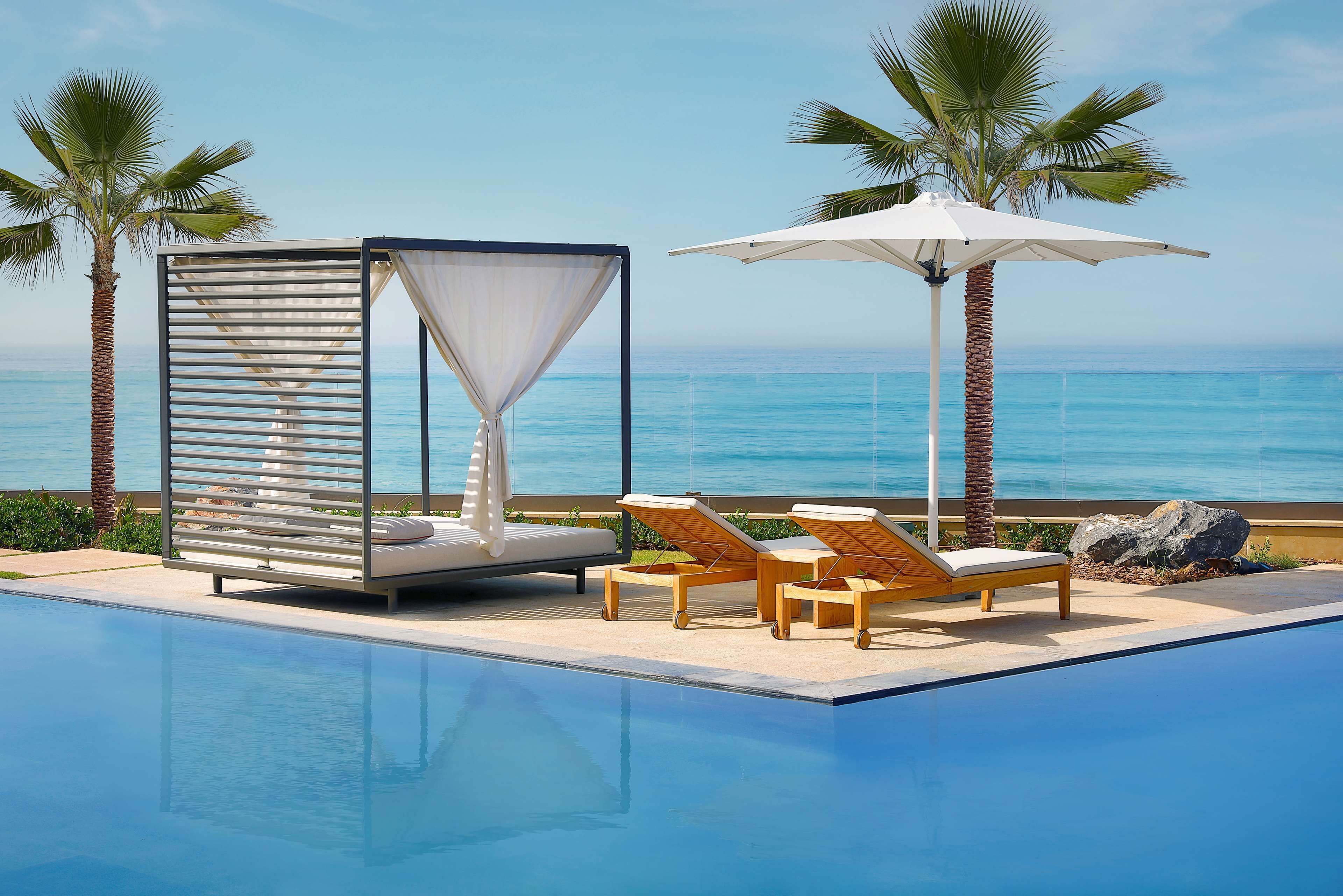 2 outdoor pools, free cabanas, pool umbrellas